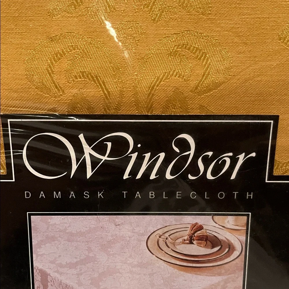Vintage Windsor Luxurious Gold Damask Tablecloth 60 by 102 inch oval cotton poly